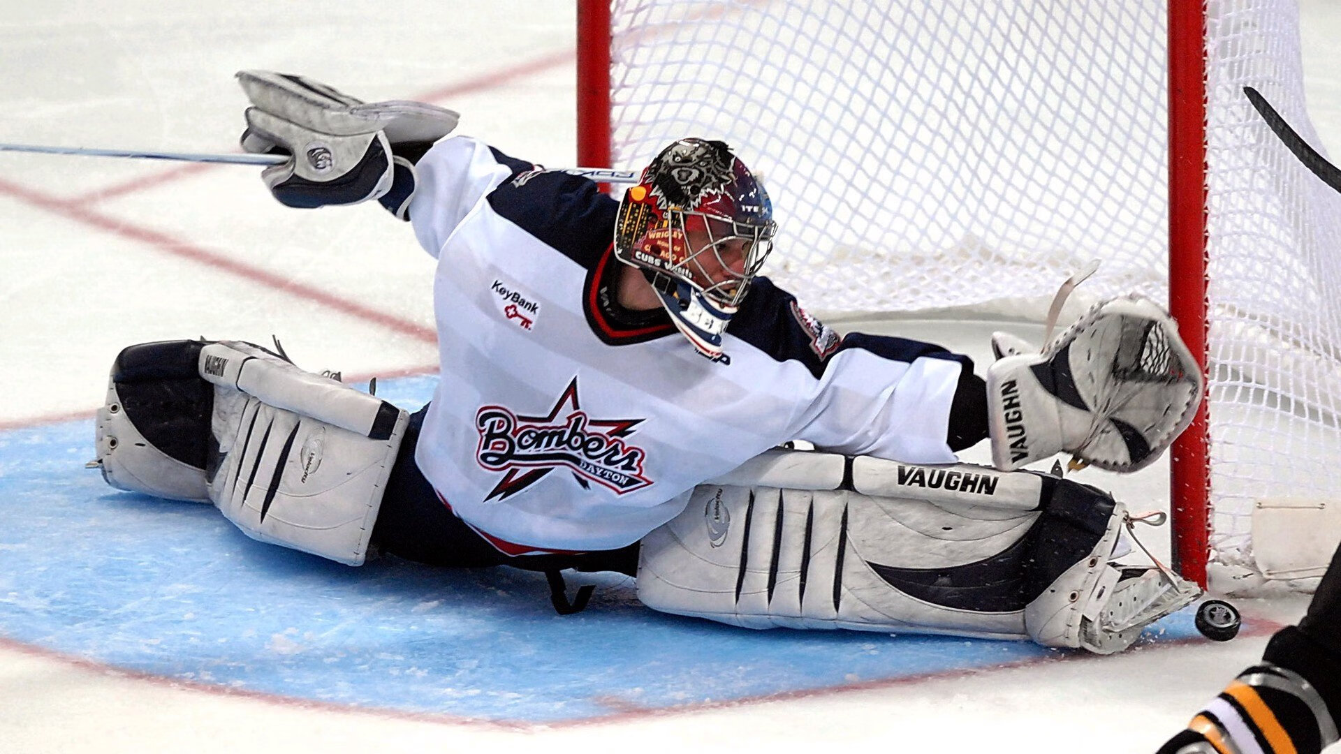 中国花样滑冰大奖赛青少年组，男单小将完美展现风采夺金，花样滑冰大奖赛中国站表演滑